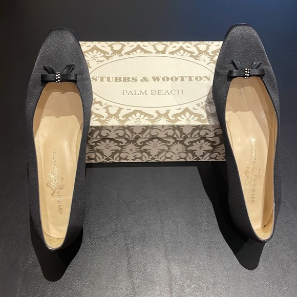 Stubbs and Wootton Black Satin Shoe - Picture 5 of 6